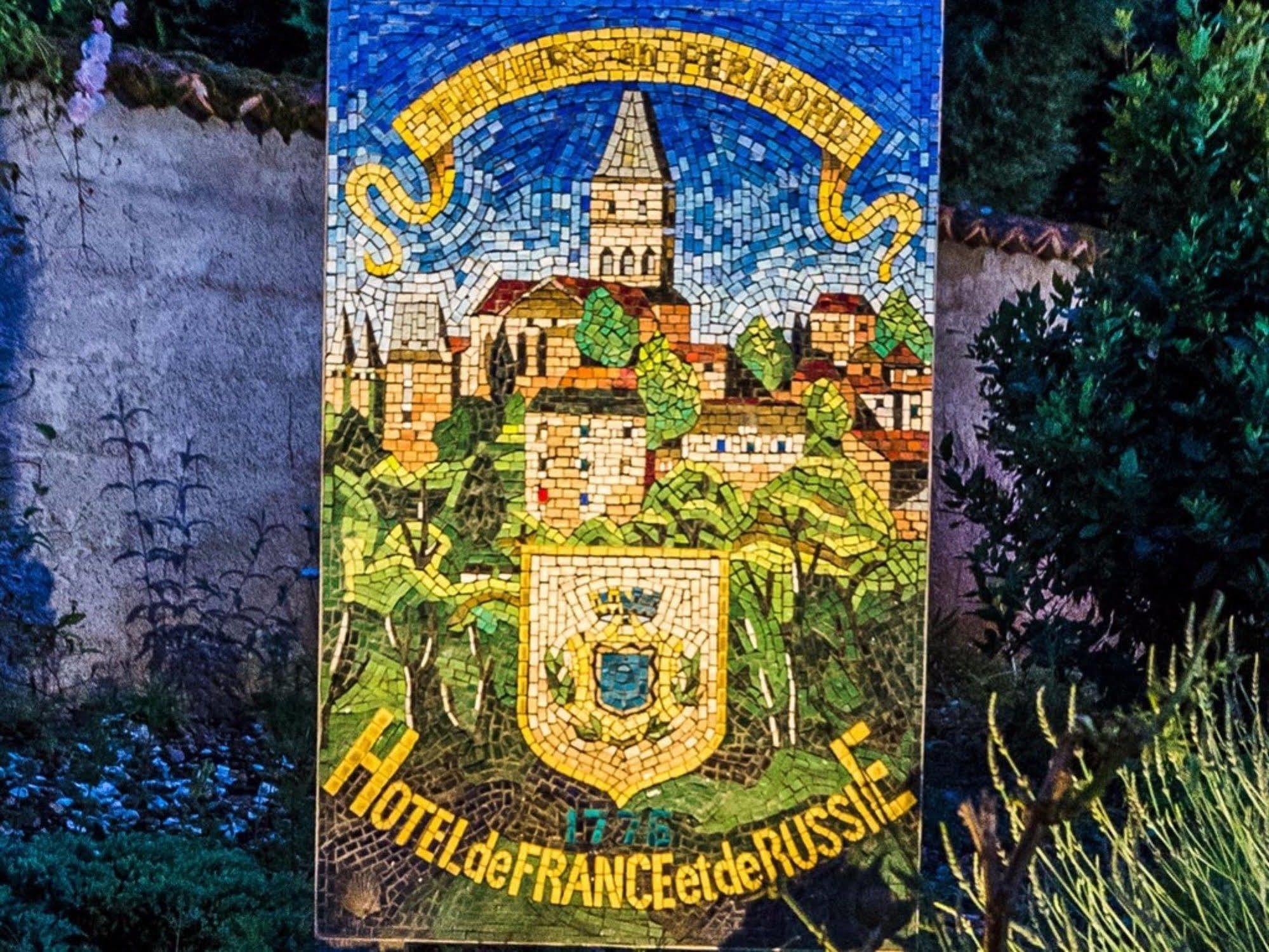 Hotel De France Et De Russie Thiviers Exterior foto