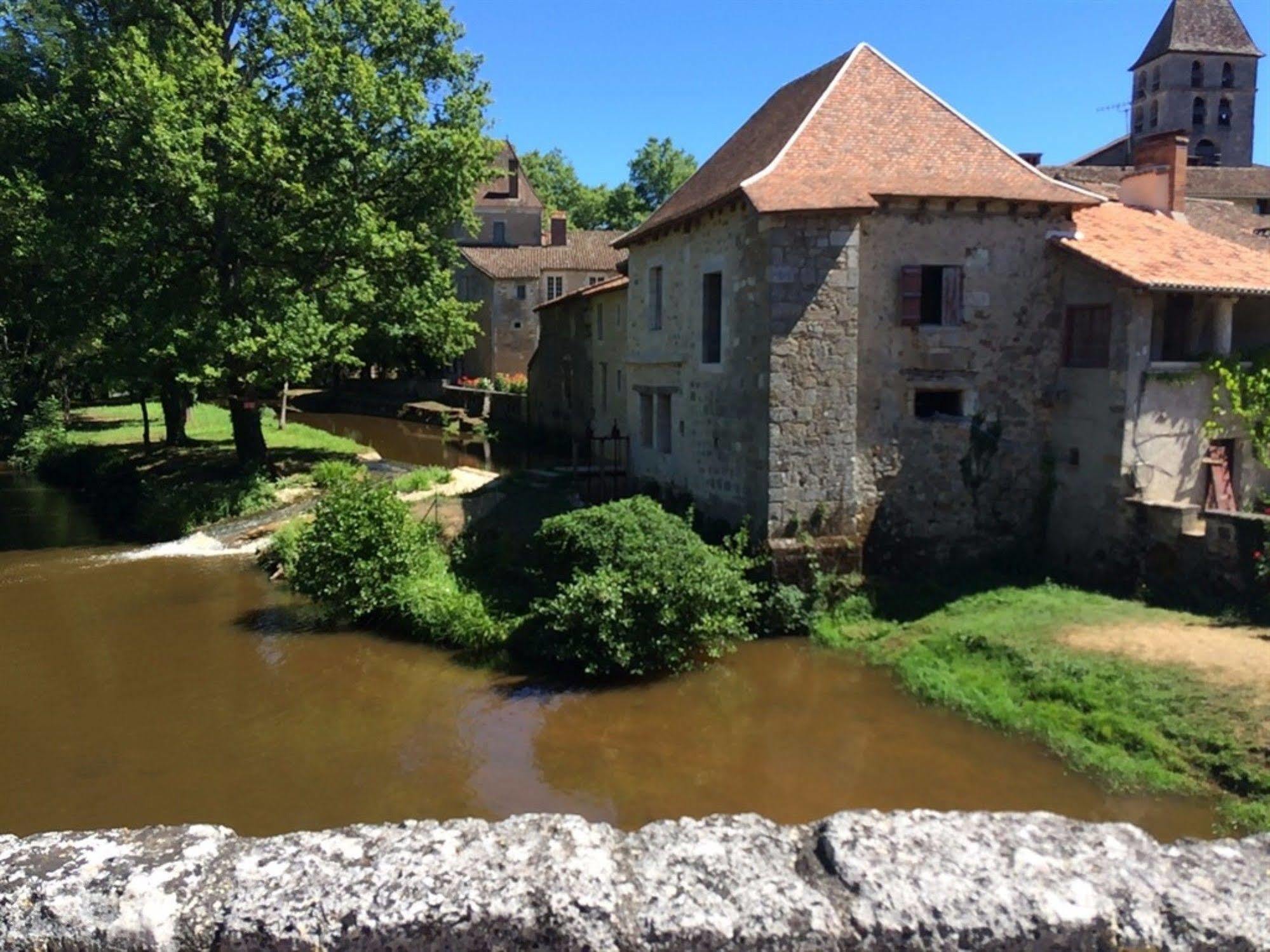 Hotel De France Et De Russie Thiviers Exterior foto